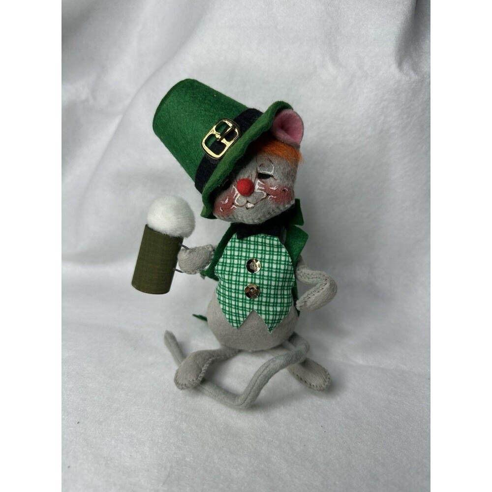 Vtg 1993 Annalee St Patrick Irish Mouse 7" Green Hat Plaid Vest Beer Mug Doll 93